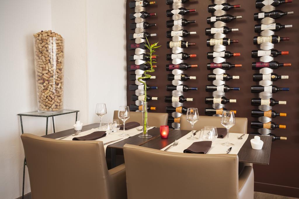 Logis Hotel & Restaurant L'Etape Bouc Bel Air - Gardanne Екстериор снимка