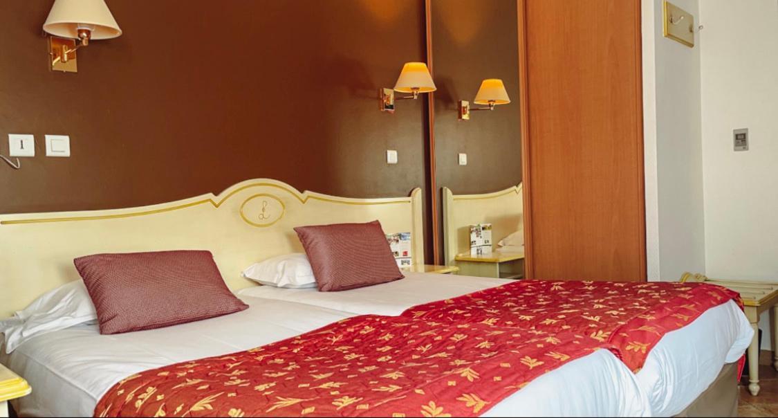 Logis Hotel & Restaurant L'Etape Bouc Bel Air - Gardanne Екстериор снимка