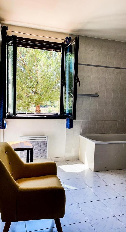 Logis Hotel & Restaurant L'Etape Bouc Bel Air - Gardanne Екстериор снимка