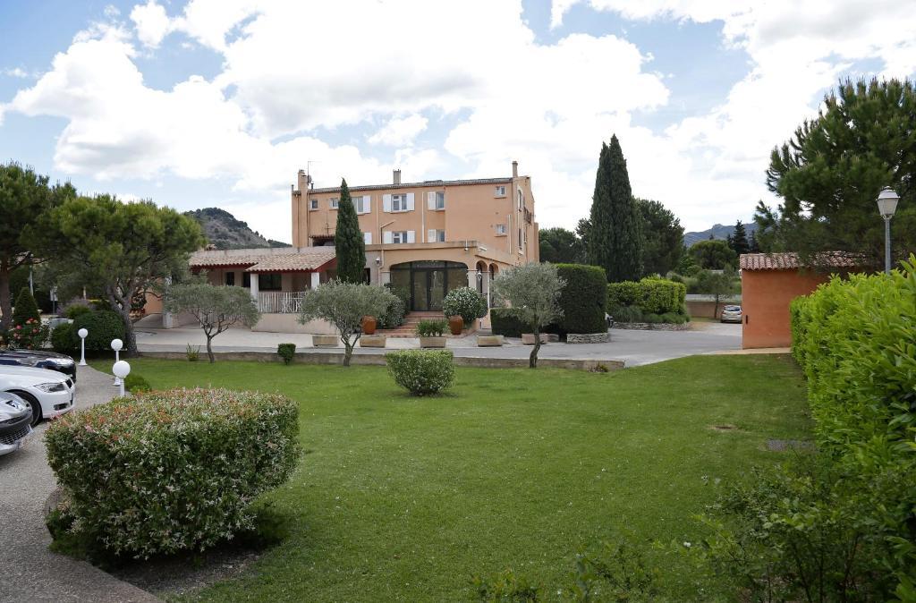 Logis Hotel & Restaurant L'Etape Bouc Bel Air - Gardanne Стая снимка