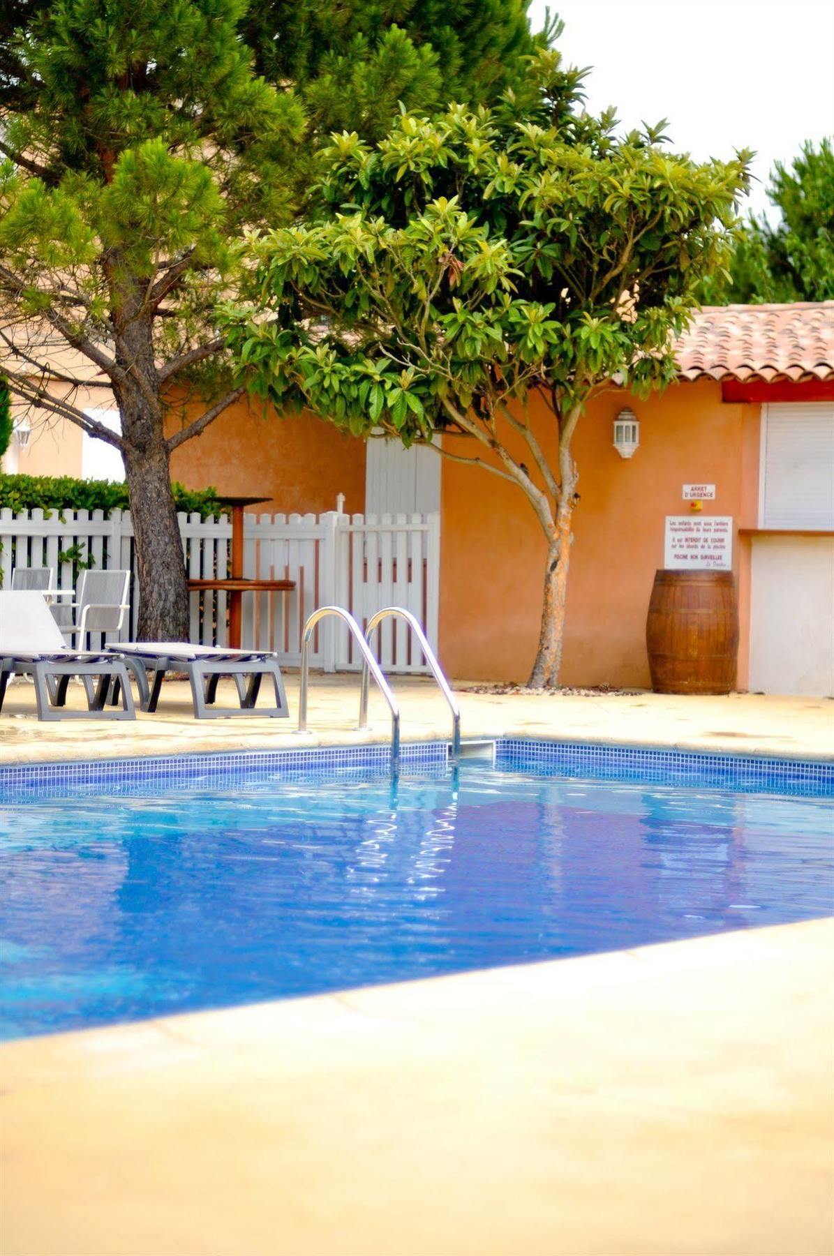 Logis Hotel & Restaurant L'Etape Bouc Bel Air - Gardanne Екстериор снимка
