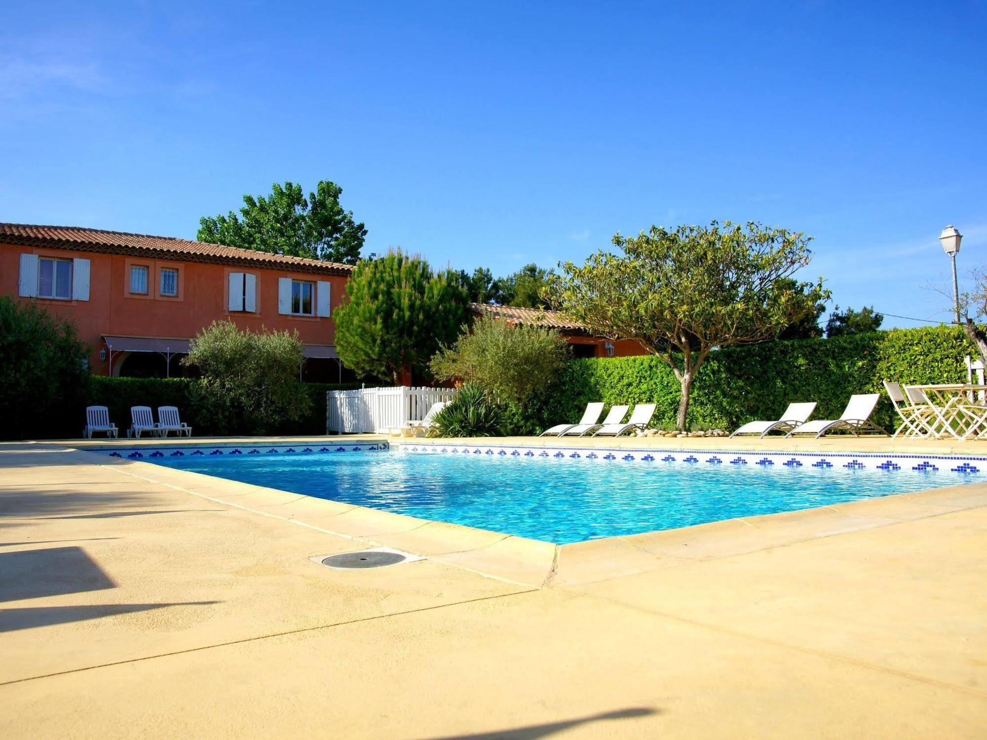 Logis Hotel & Restaurant L'Etape Bouc Bel Air - Gardanne Екстериор снимка