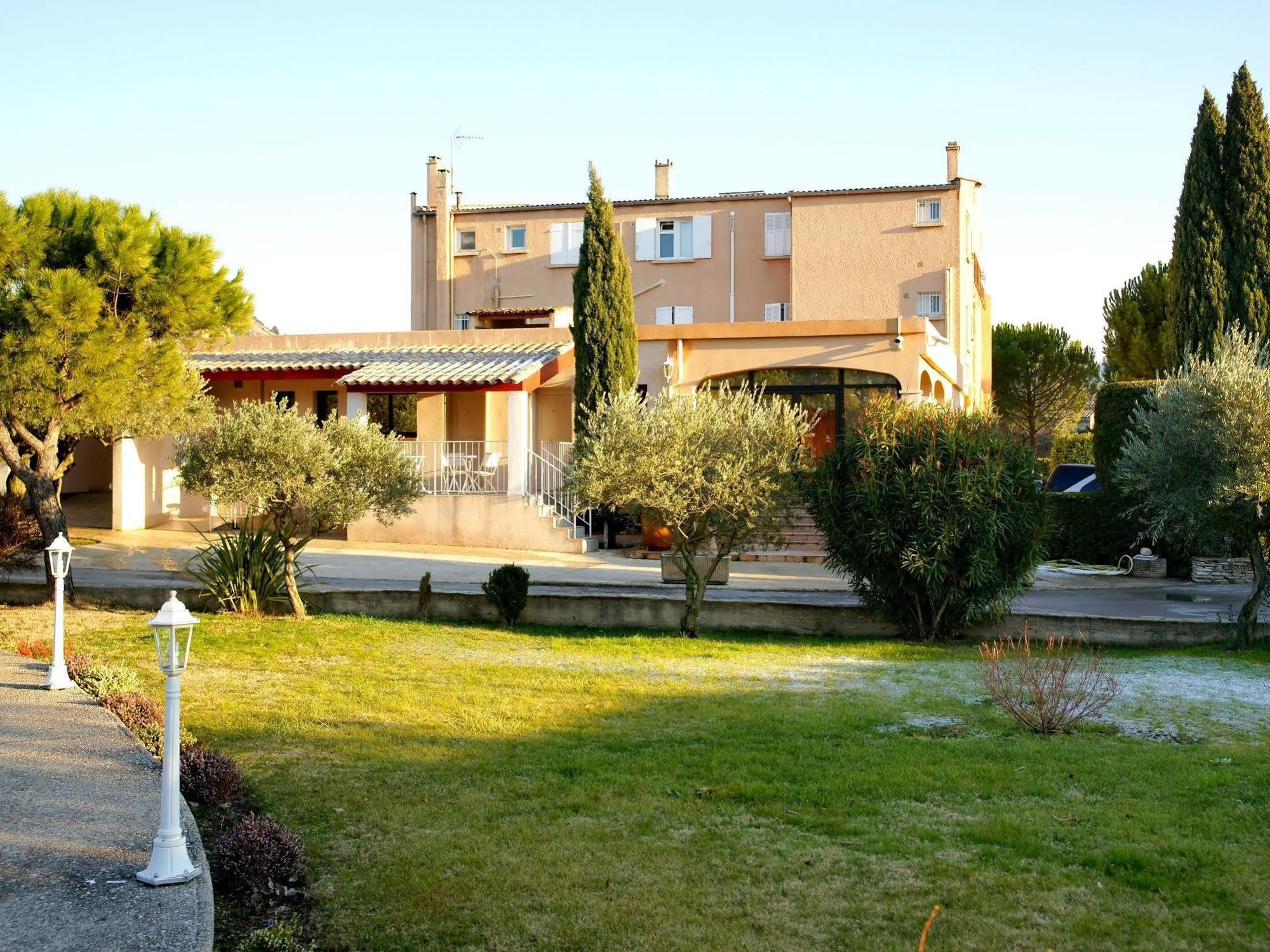 Logis Hotel & Restaurant L'Etape Bouc Bel Air - Gardanne Екстериор снимка