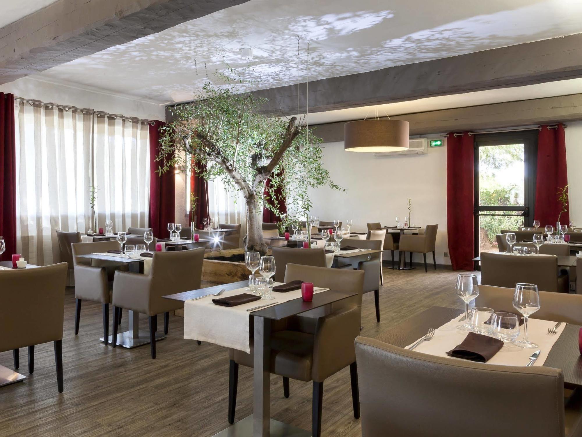 Logis Hotel & Restaurant L'Etape Bouc Bel Air - Gardanne Екстериор снимка