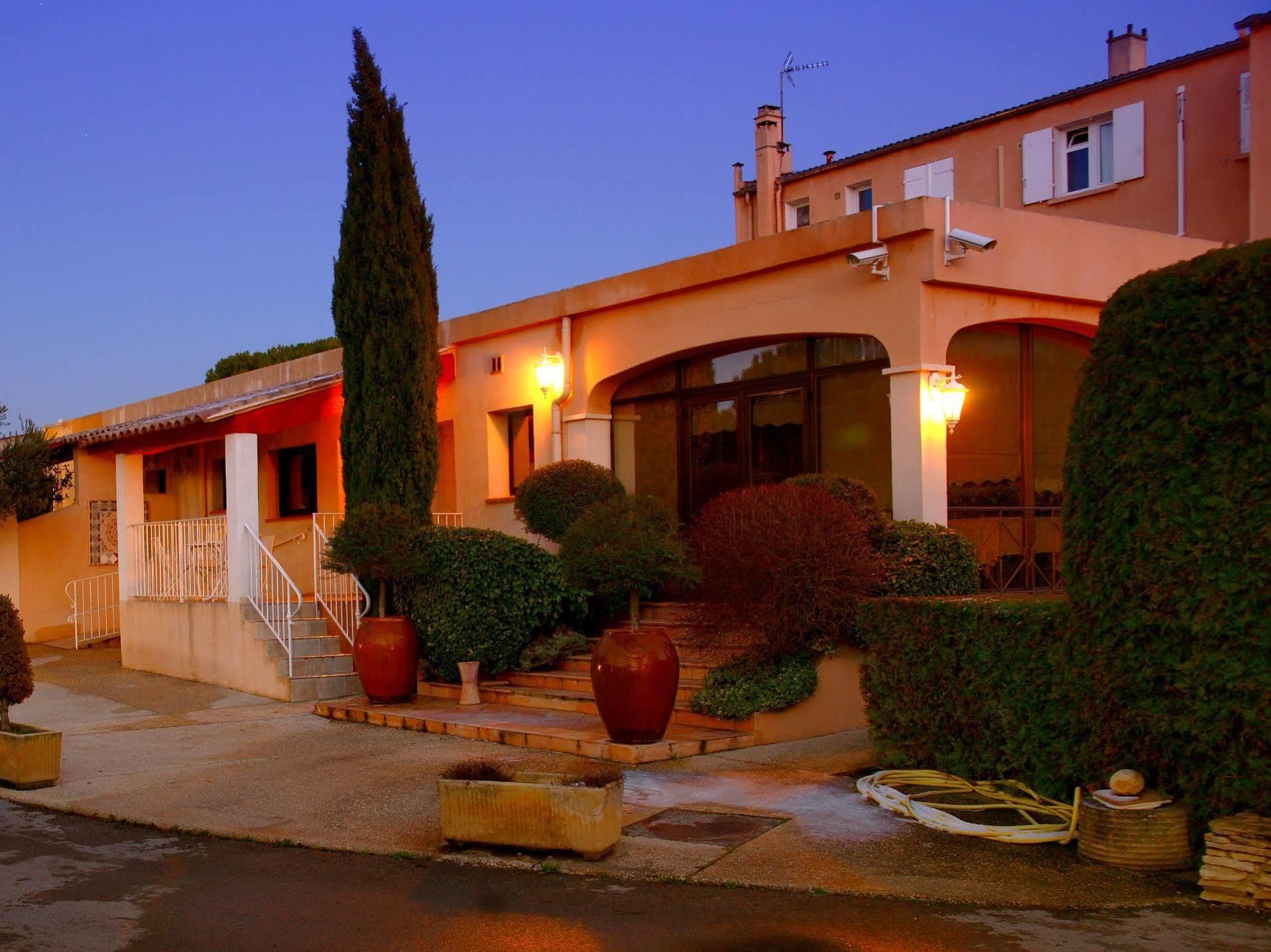 Logis Hotel & Restaurant L'Etape Bouc Bel Air - Gardanne Екстериор снимка