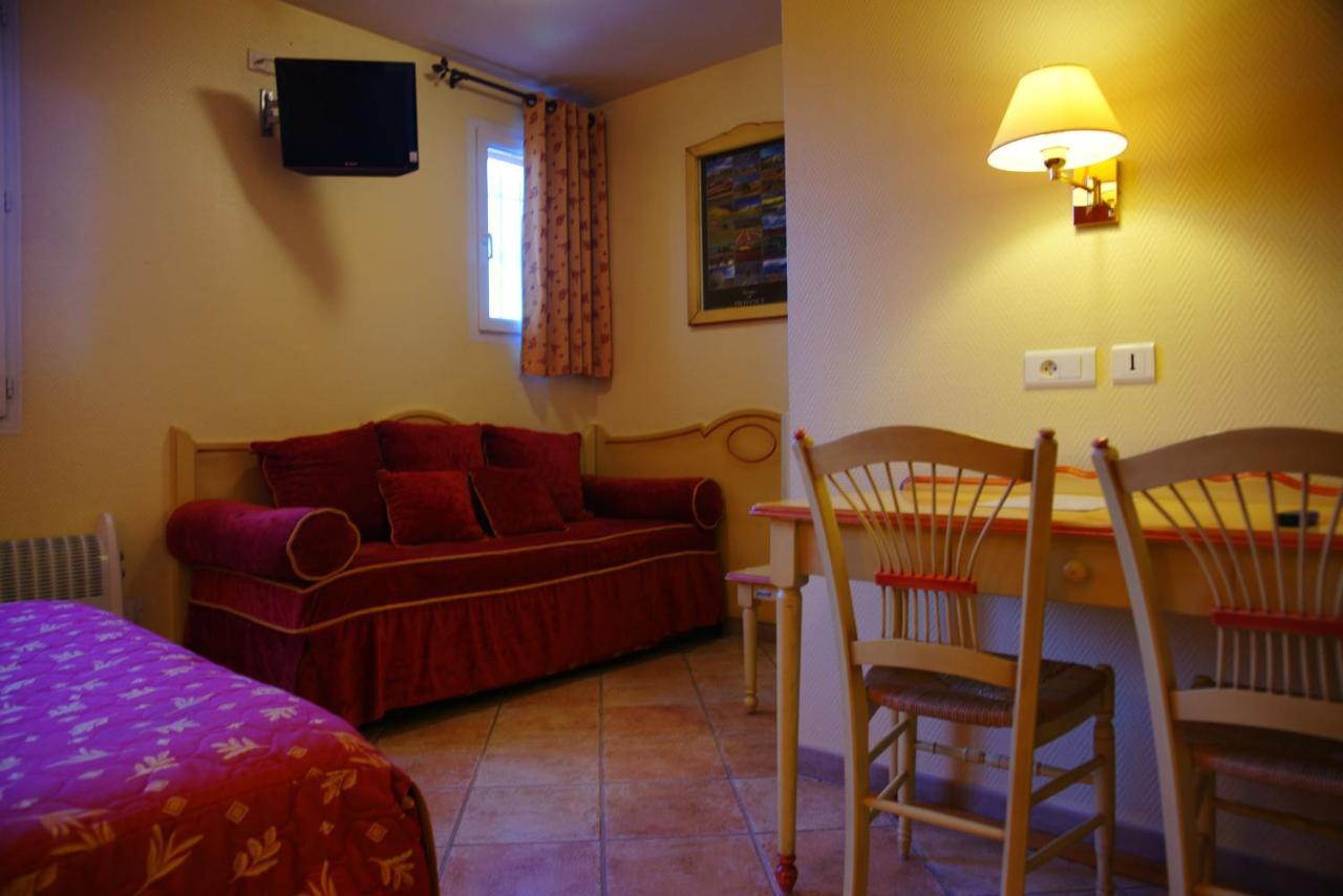 Logis Hotel & Restaurant L'Etape Bouc Bel Air - Gardanne Стая снимка